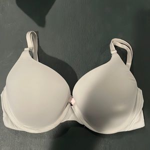 Victoria’s Secret push up bra 32D